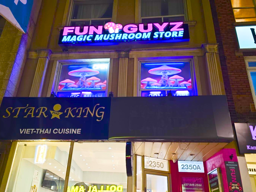 Funguyz 2350 Yonge St