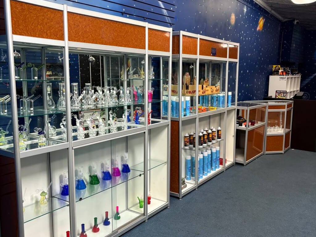 funguyz-magic-mushrooms-dispensary-st-catharines-73-st-paul-8 (1) Products in the interior at Funguyz - Magic Mushroom Dispensary in St. Catharines