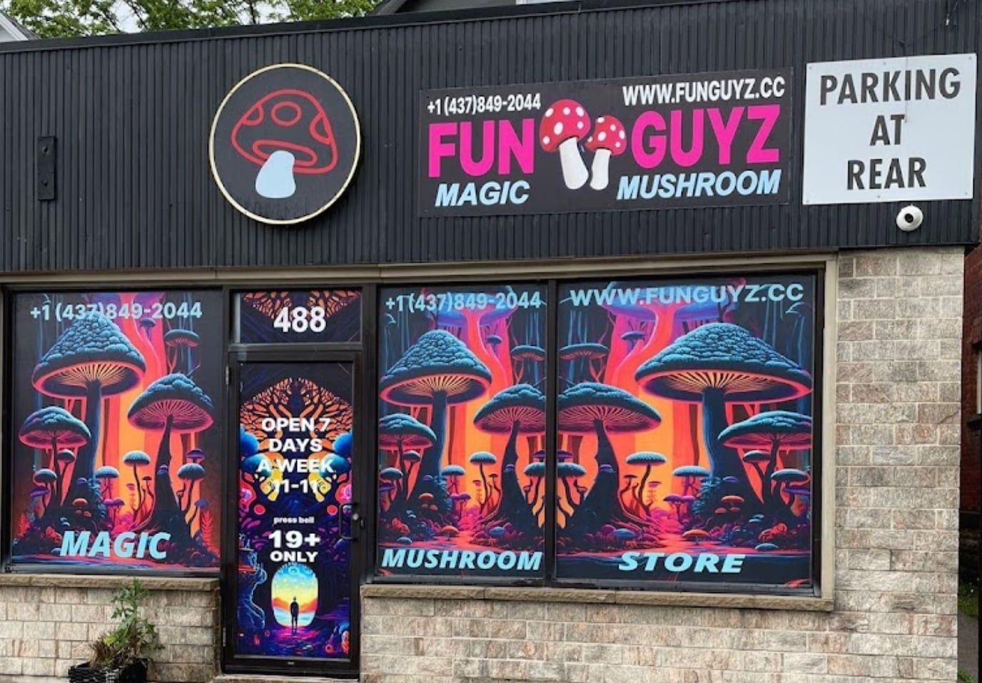 funguyz-magic-mushrooms-dispensary-st-clair-avenue-toronto