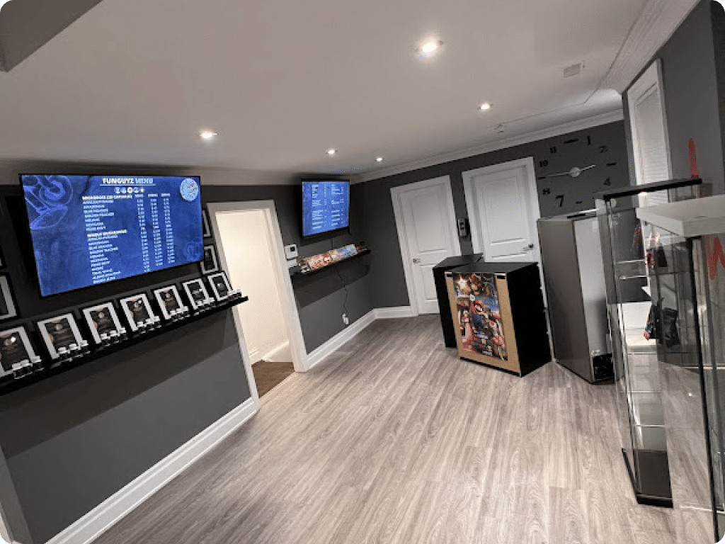 Funguyz North York, store at 1938 Avenue Rd, the interior