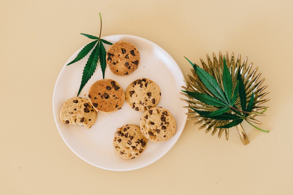 edible cookies beside a strain