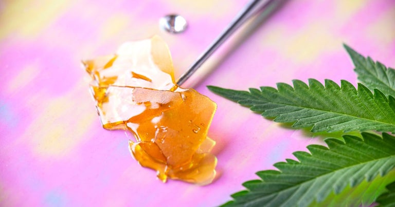 Shatter on a pink table and picking it up with a dabber.